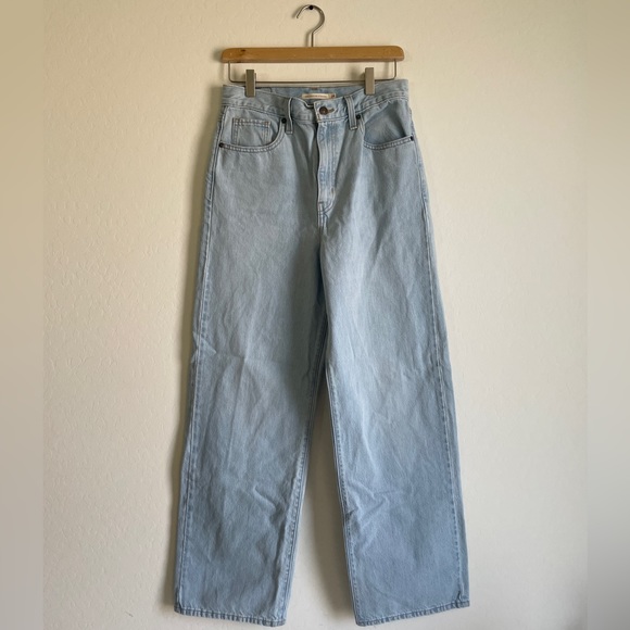LEVI | High waisted Straight Leg Light wash Jeans size 28 - Picture 3 of 4